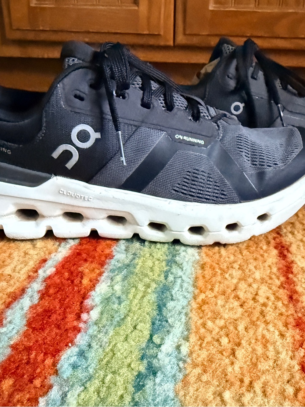 On Running Womens Black and White Cloudtec 8.5 - Picture 2 of 8